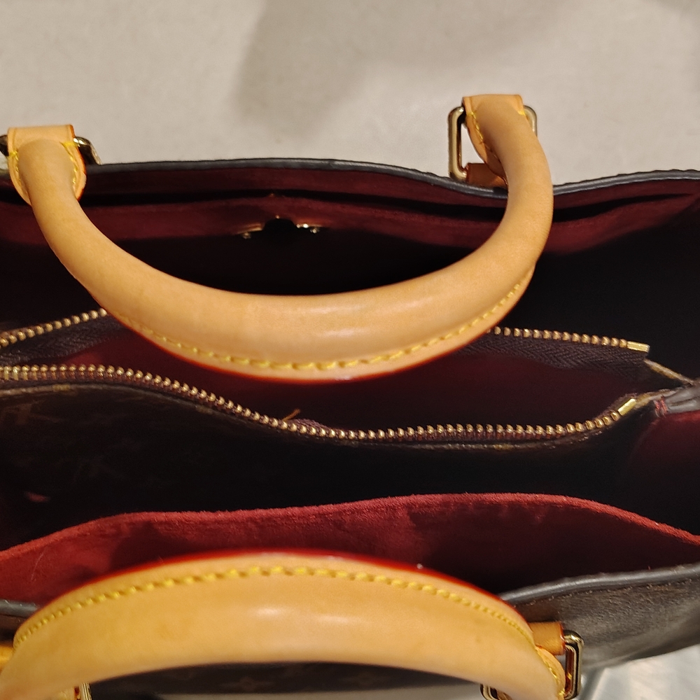 Authentic Louis Vuitton Purse - Picture 3 of 9